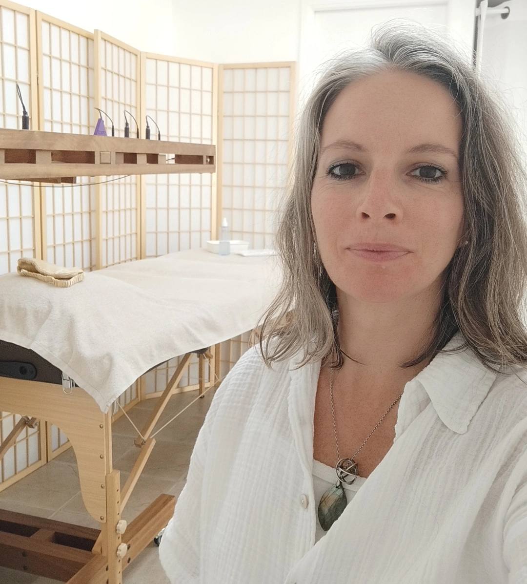 Cécilia, le regard tourné vers l'horizon